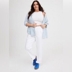 Torrid Weekend Boyfriend Mid-rise Jeans size 3